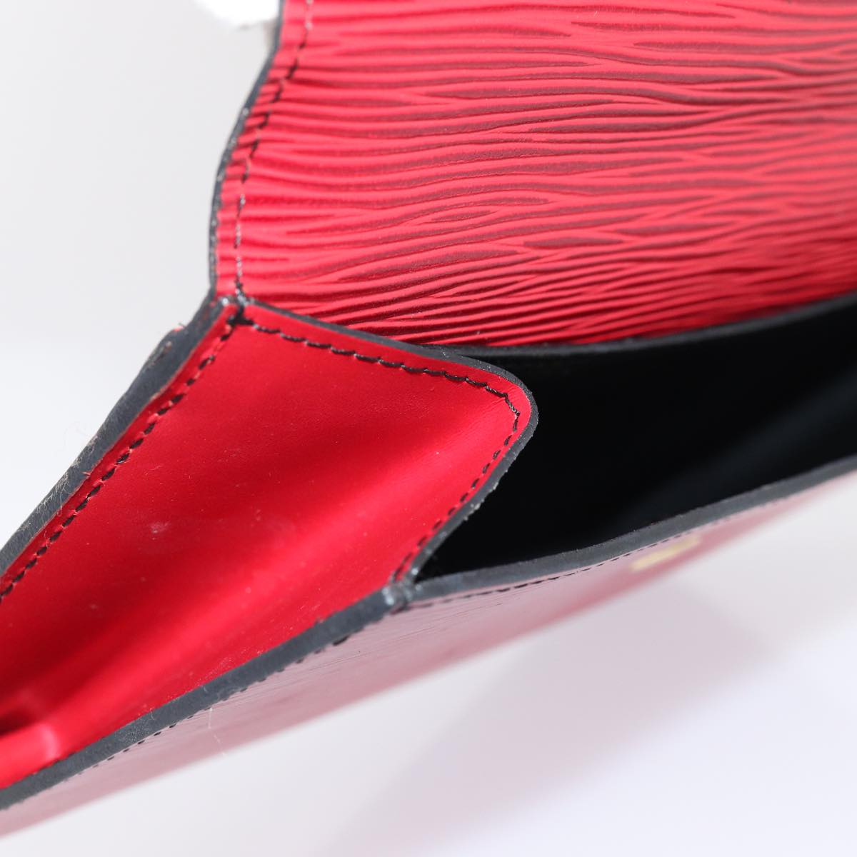 LOUIS VUITTON Epi Montagne 20 Clutch Bag Red LV 79657