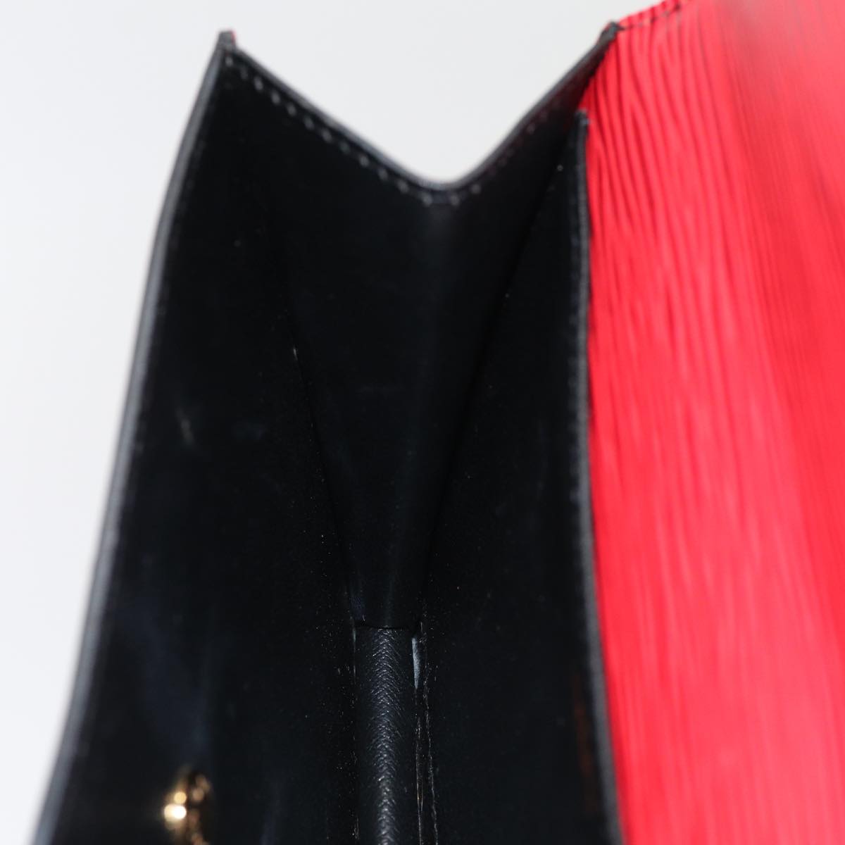 LOUIS VUITTON Epi Montagne 20 Clutch Bag Red LV 79657