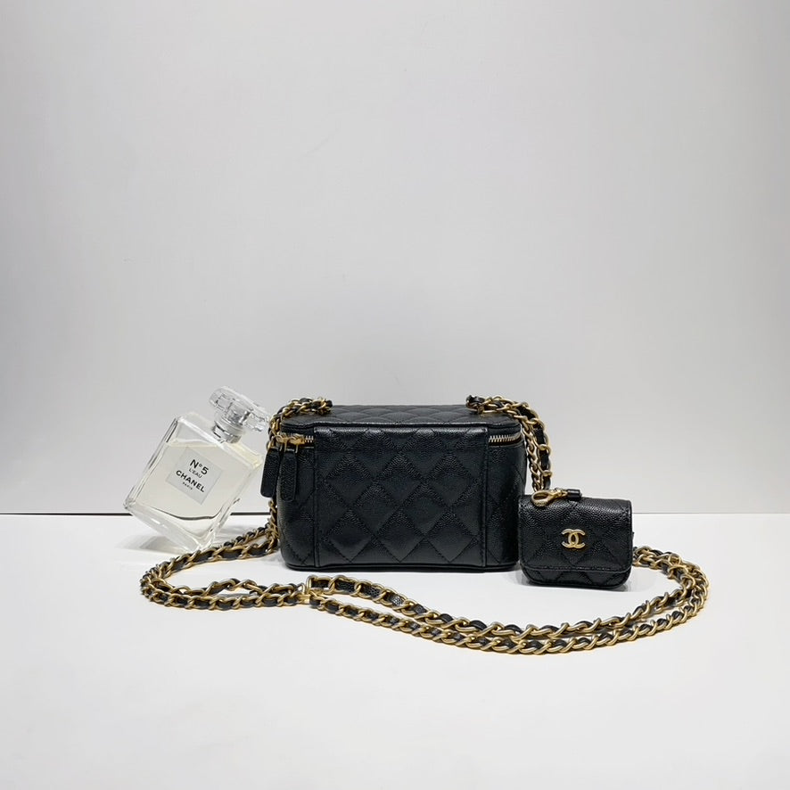 Chanel Twin Crush Vanity With Chain