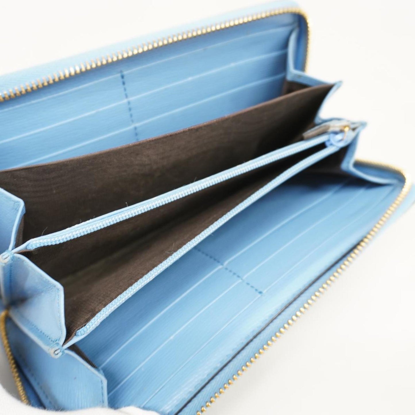 Gucci Zip Around  Leather Wallet  ()