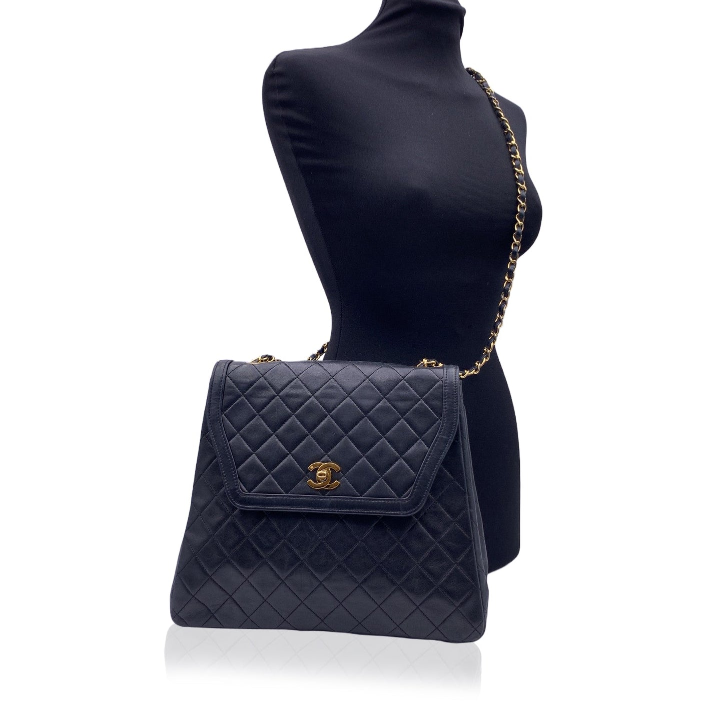 Luxury Chanel Vintage Black Quilted Trapeze Flap Shoulder Bag With Wallet