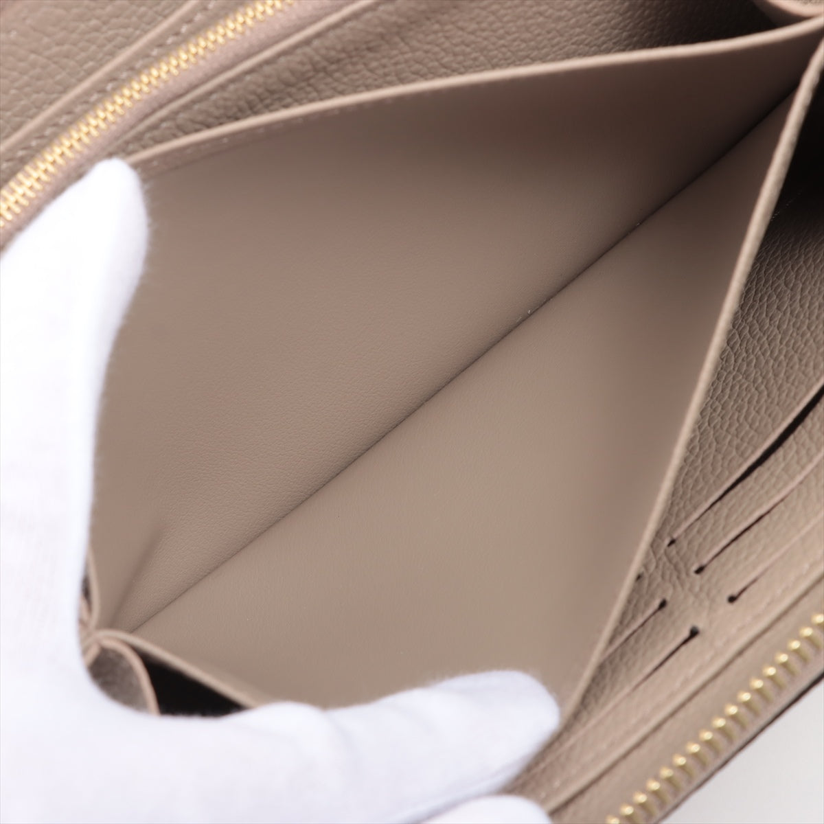 Louis Vuitton Vial Monogram Implant Zippyr Wallet M69794 Tour Trail Claim