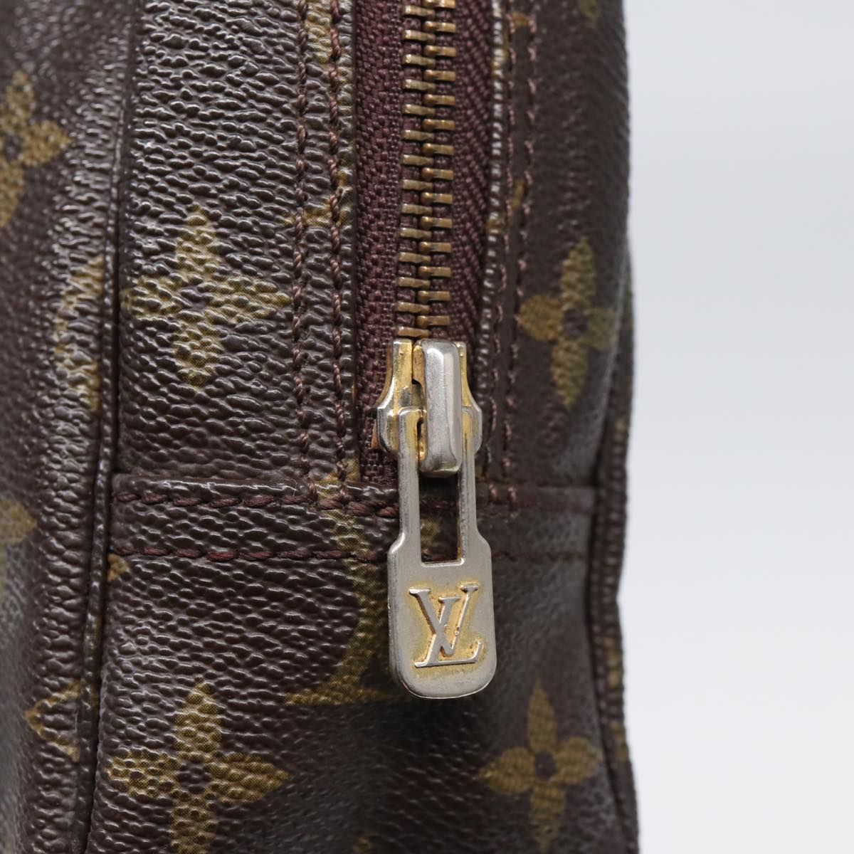 LOUIS VUITTON Monogram Trousse Toilette 23 Clutch Bag M47524 LV 80586