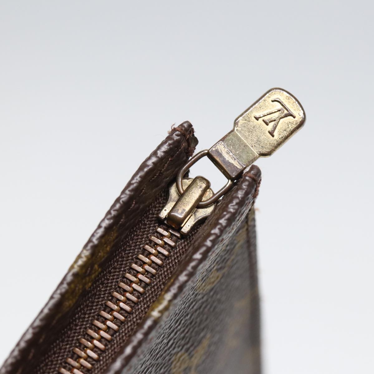 LOUIS VUITTON Monogram Poche Toilette 26 Pouch M47542 LV 80587