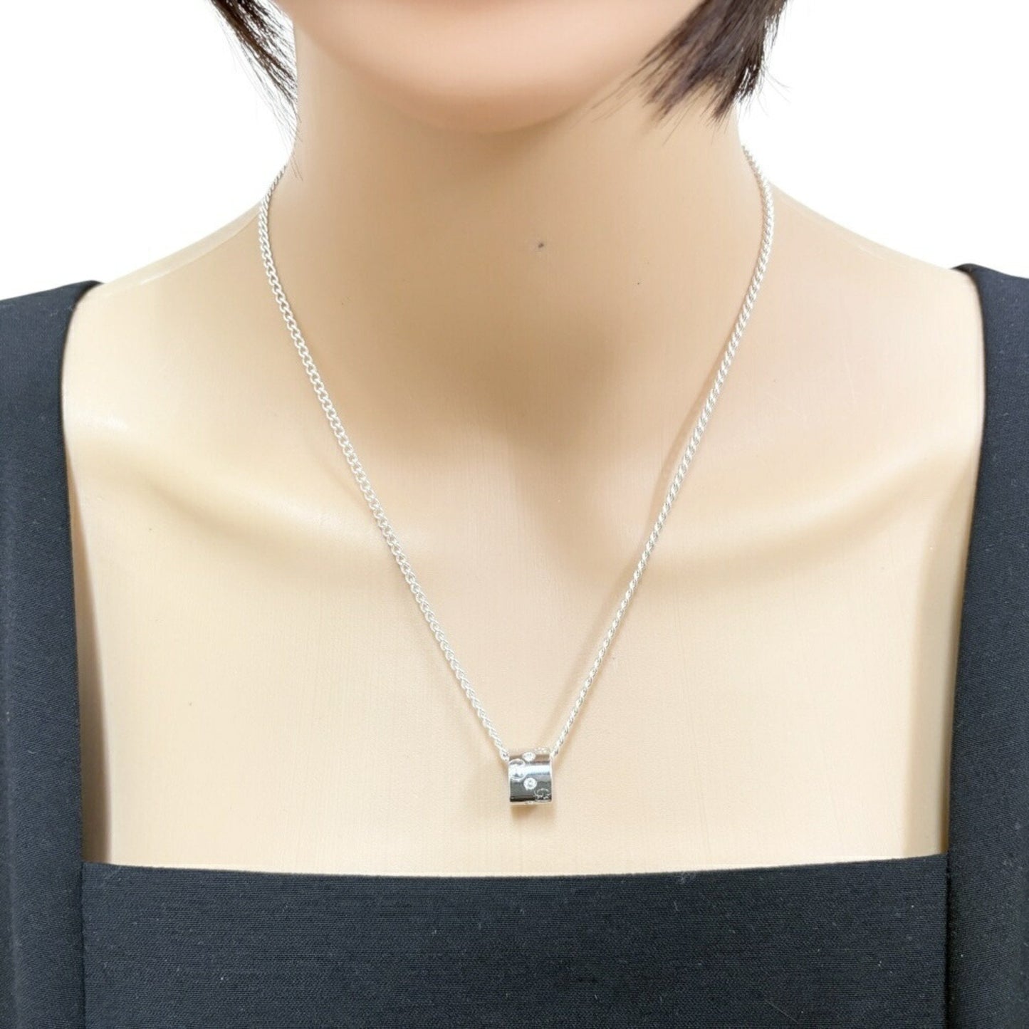 Gucci   (18K) Pendant