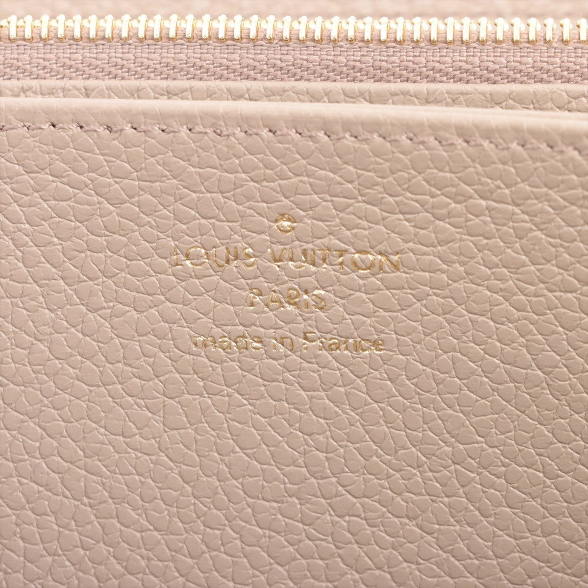 Louis Vuitton Vial Monogram Implant Zippyr Wallet M69794 Tour Trail Claim