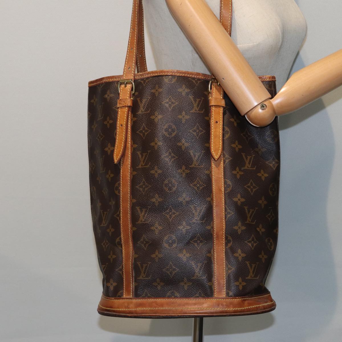 LOUIS VUITTON Monogram Bucket GM Shoulder Bag M42236 LV 81287