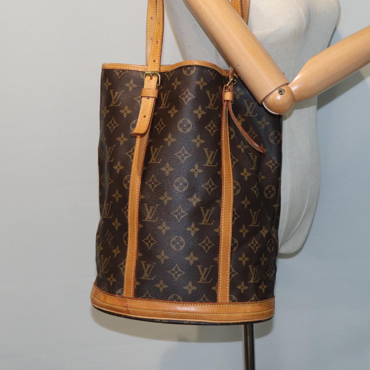 LOUIS VUITTON Monogram Bucket GM Shoulder Bag M42236 LV 81288