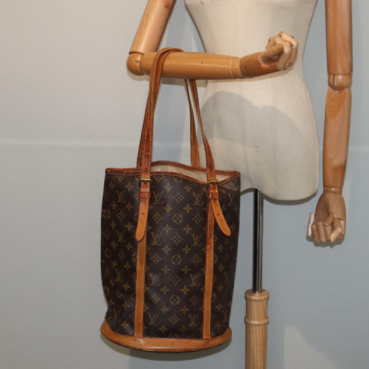 LOUIS VUITTON Monogram Bucket GM Shoulder Bag M42236 LV 81381