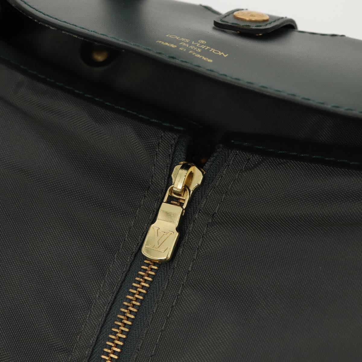 LOUIS VUITTON Taiga Bering Garment Cover Epicea M30134 LV 81395