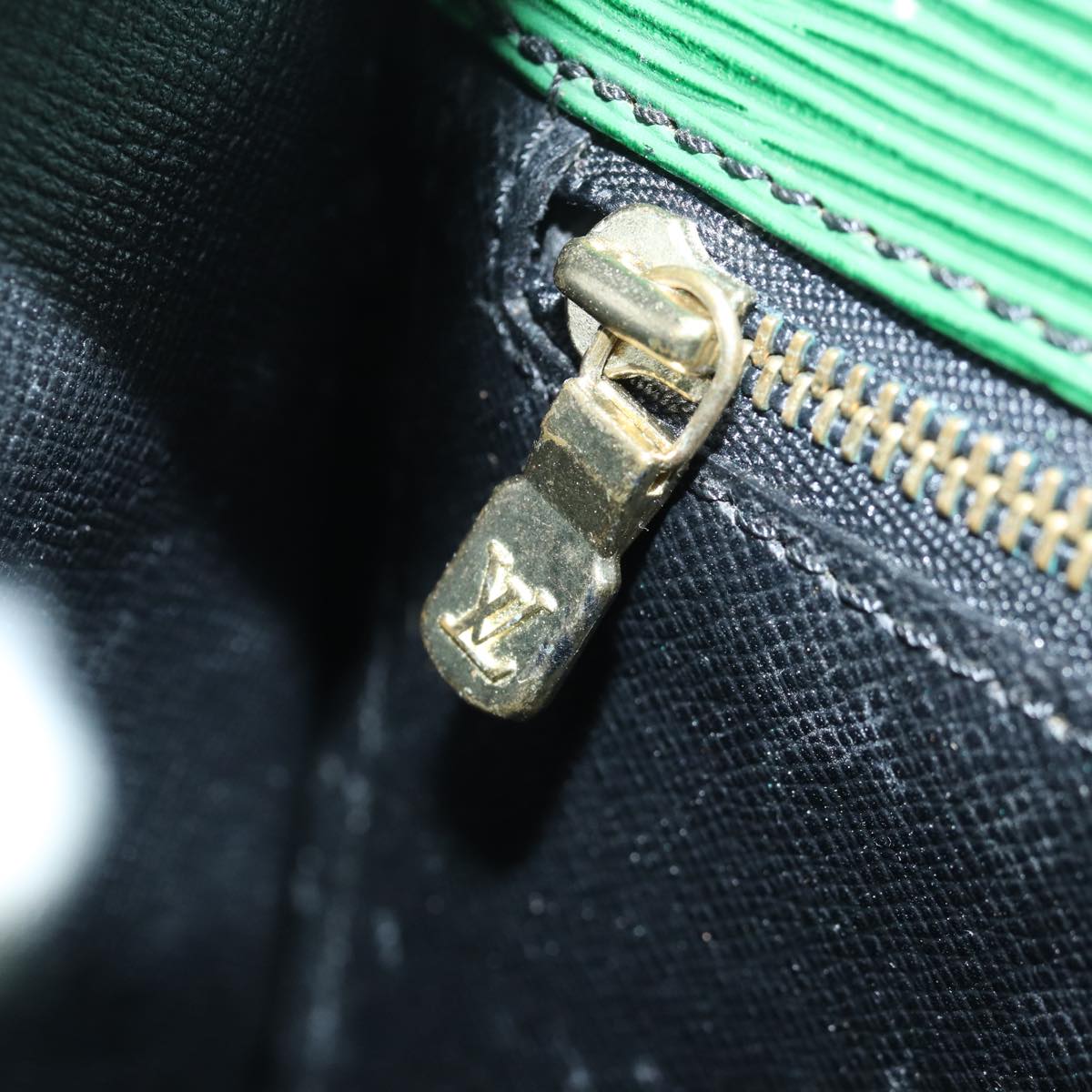 LOUIS VUITTON Epi Saint Cloud GM Shoulder Bag Green M52194 LV 81536