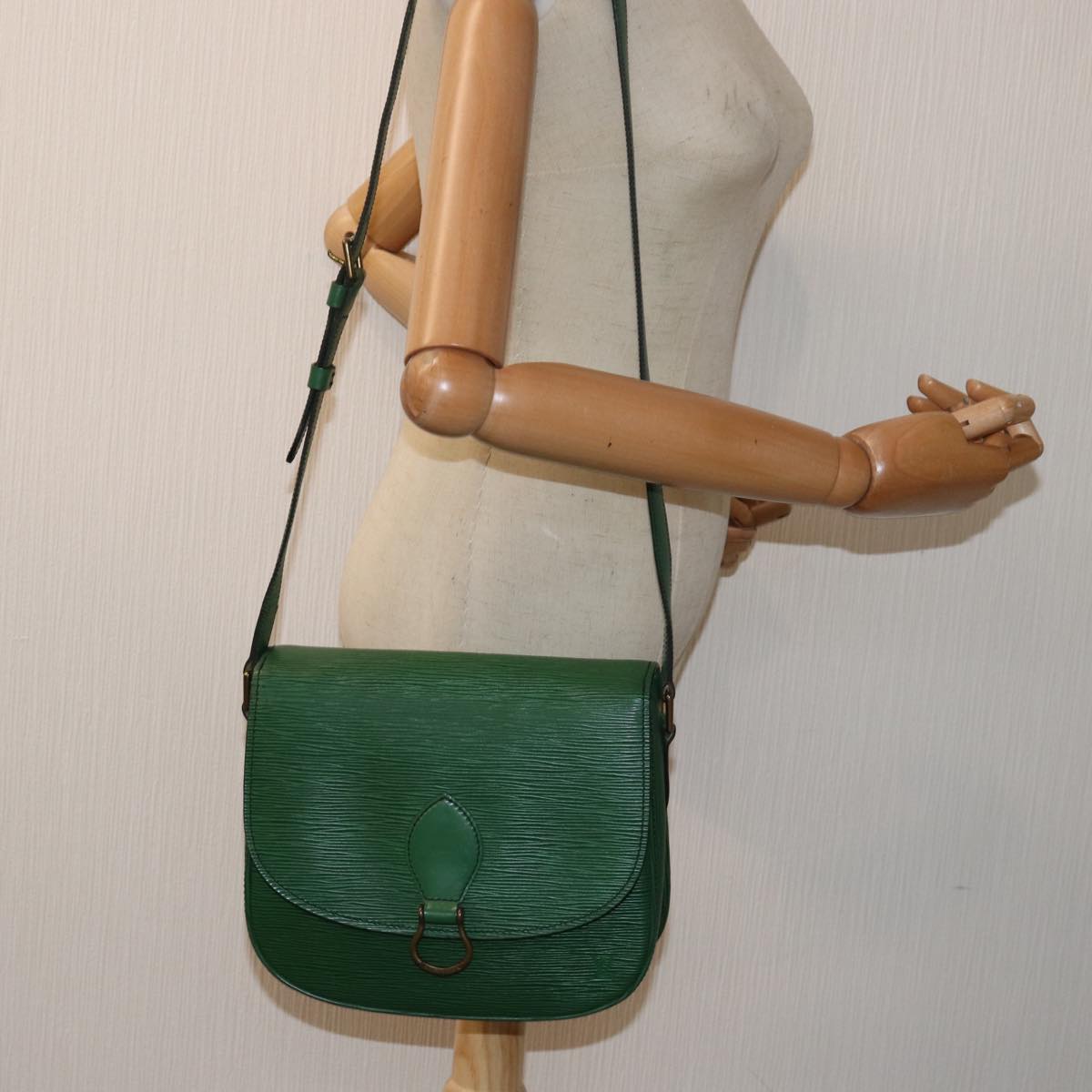 LOUIS VUITTON Epi Saint Cloud GM Shoulder Bag Green M52194 LV 81536