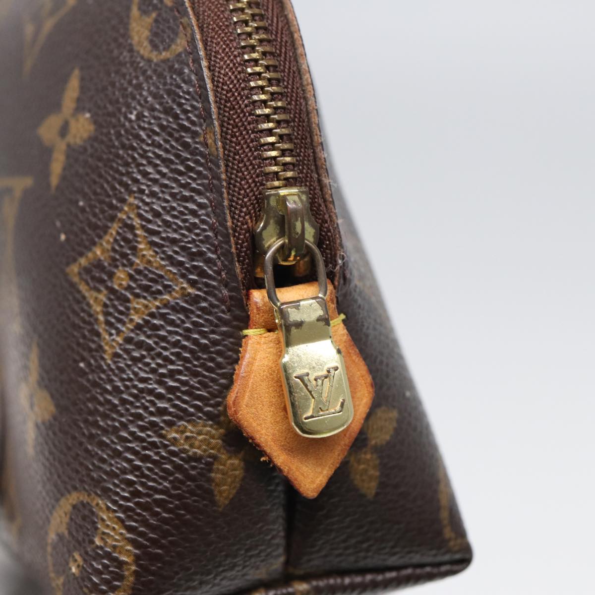 LOUIS VUITTON Monogram Pochette Cosmetic PM Cosmetic Pouch M47515 LV 81602