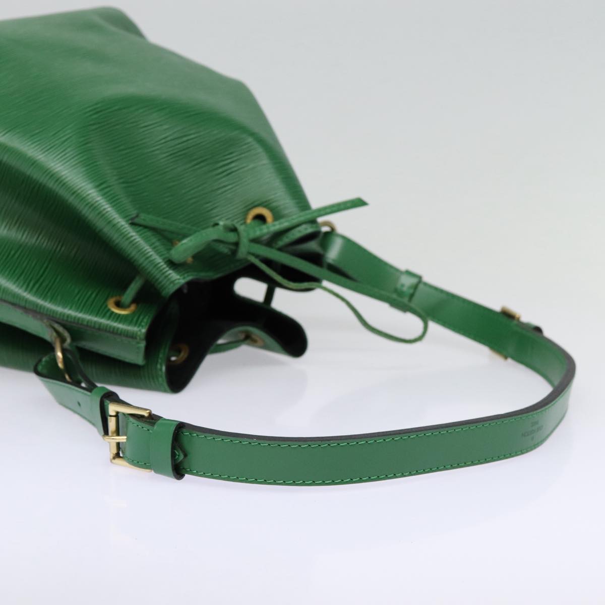 LOUIS VUITTON Epi Petit Noe Shoulder Bag Green M44102 LV 82084