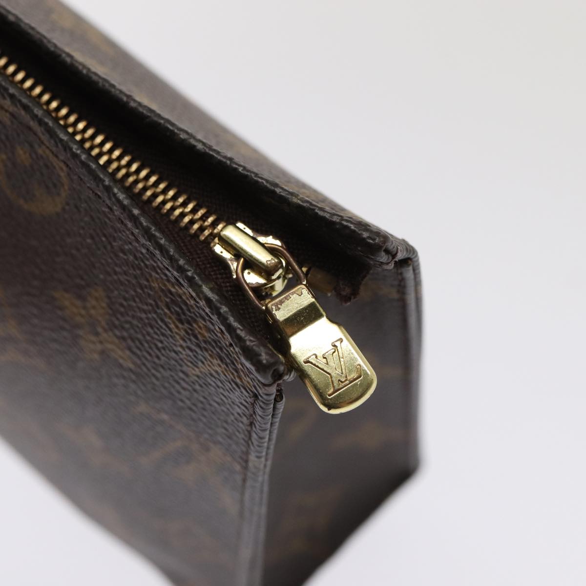 LOUIS VUITTON Monogram Poche Toilette 19 Pouch M47544 LV 82185