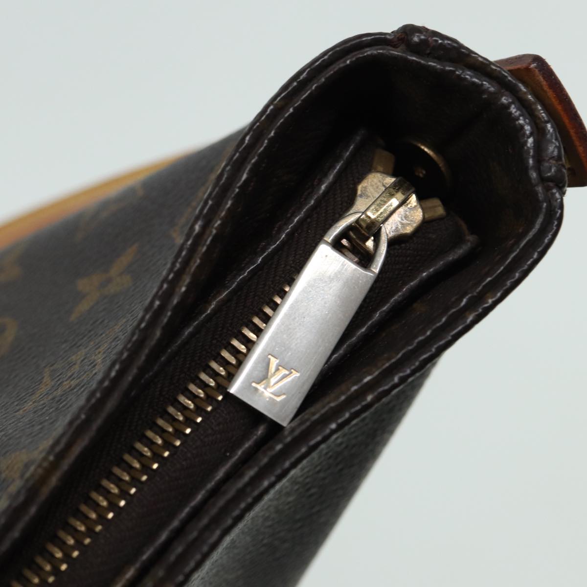 LOUIS VUITTON Monogram Looping GM Shoulder Bag M51145 LV 82284
