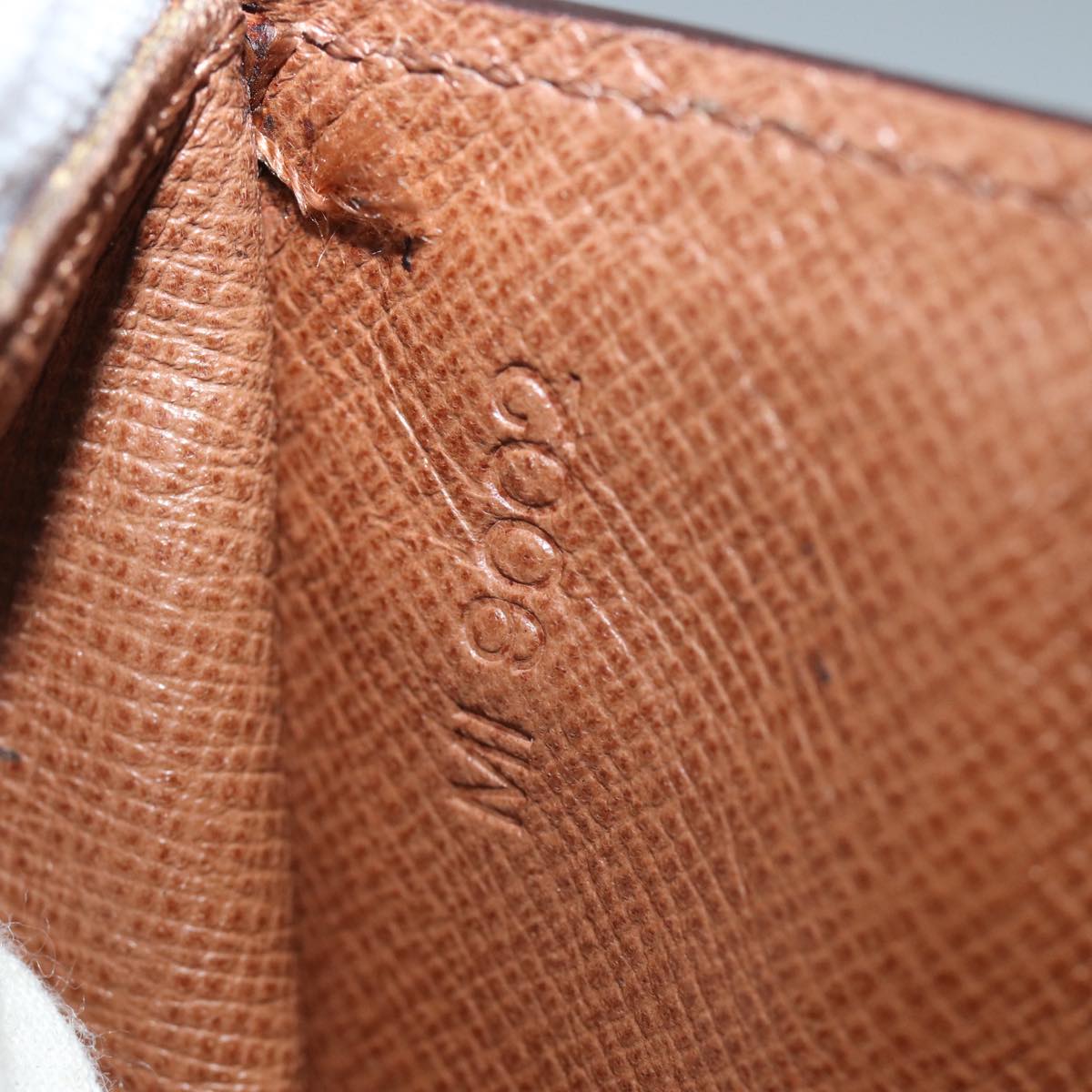 LOUIS VUITTON Epi Serie Dragonne Hand Bag Brown Zipang gold M52618 LV 82378