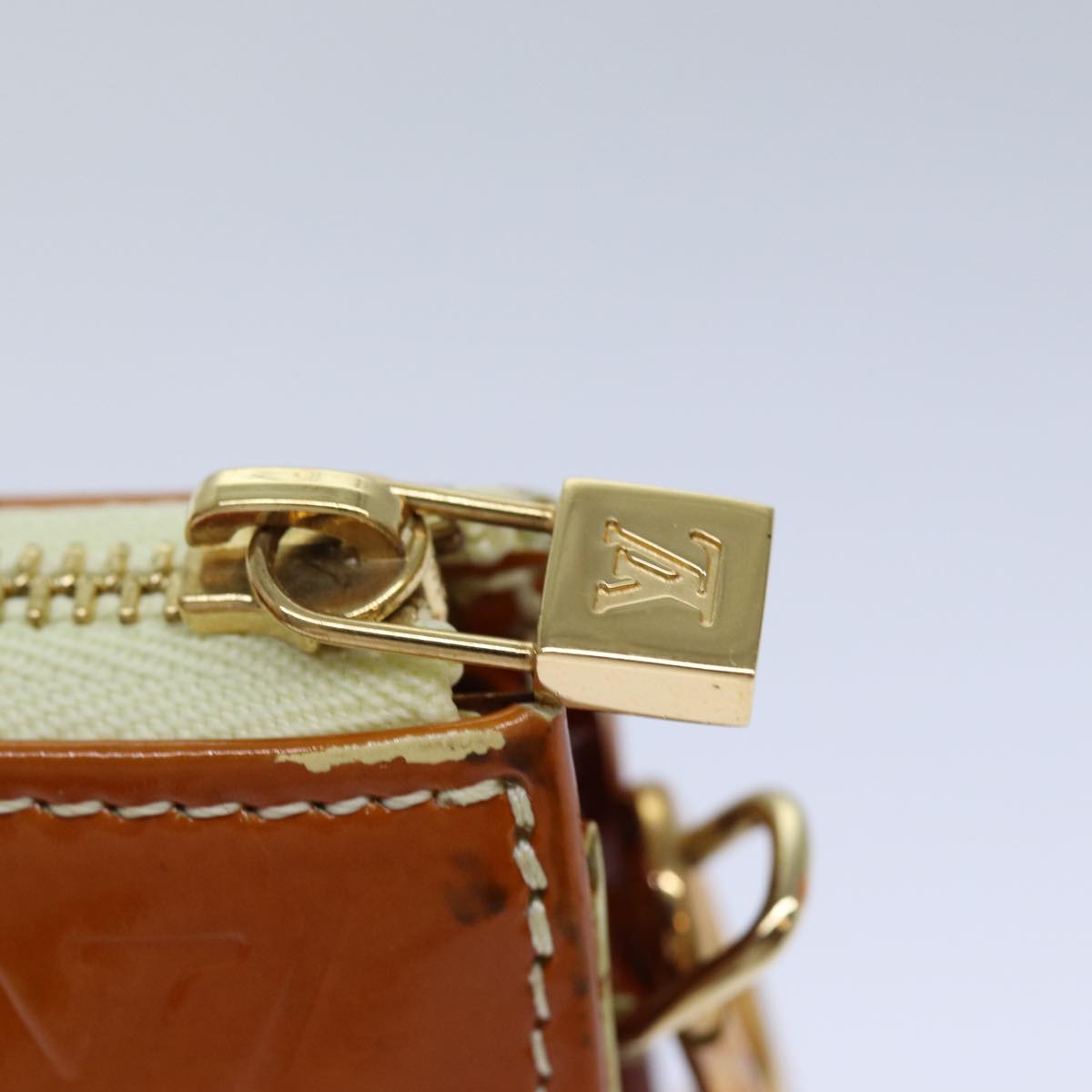 LOUIS VUITTON Vernis Lexington Accessory Pouch Lime Yellow M91058 LV 82389