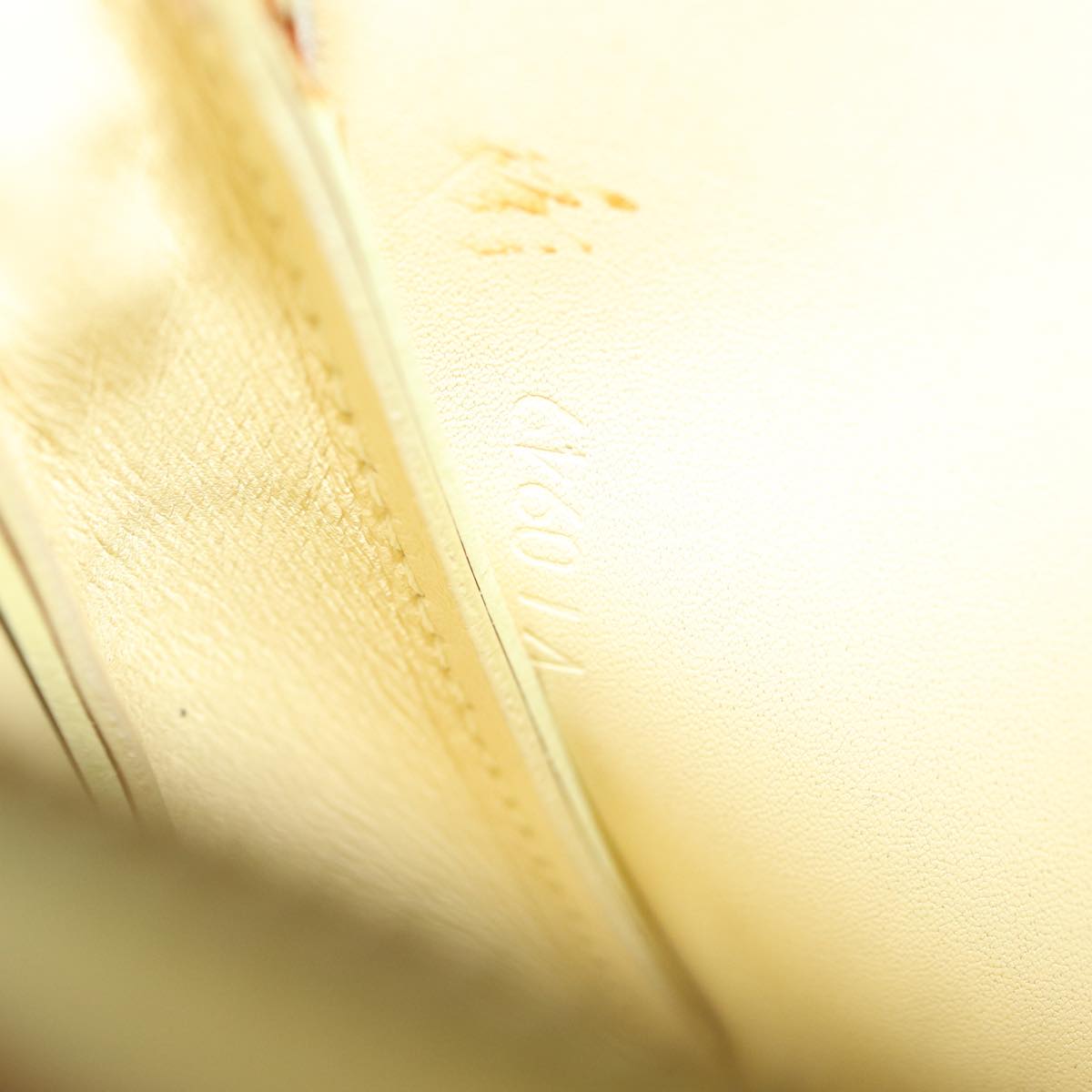 LOUIS VUITTON Vernis Lexington Accessory Pouch Lime Yellow M91058 LV 82389