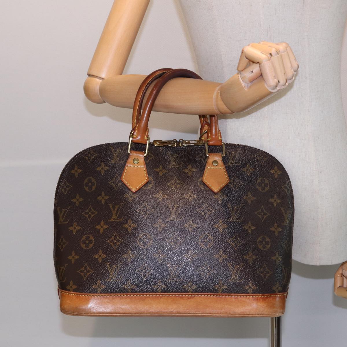 LOUIS VUITTON Monogram Alma Hand Bag M51130 LV 82454