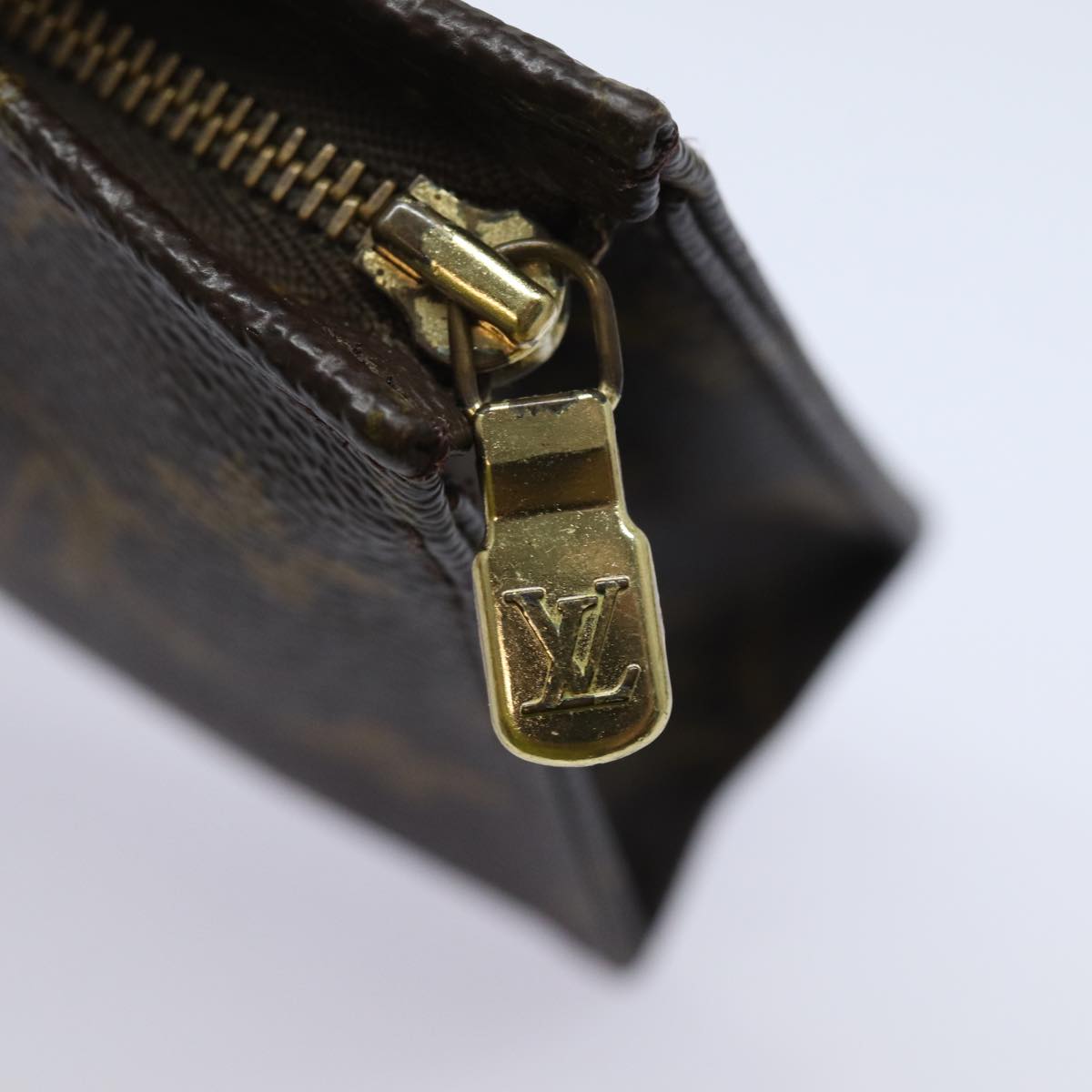 LOUIS VUITTON Monogram Poche Toilette 15 Pouch M47546 LV 82470