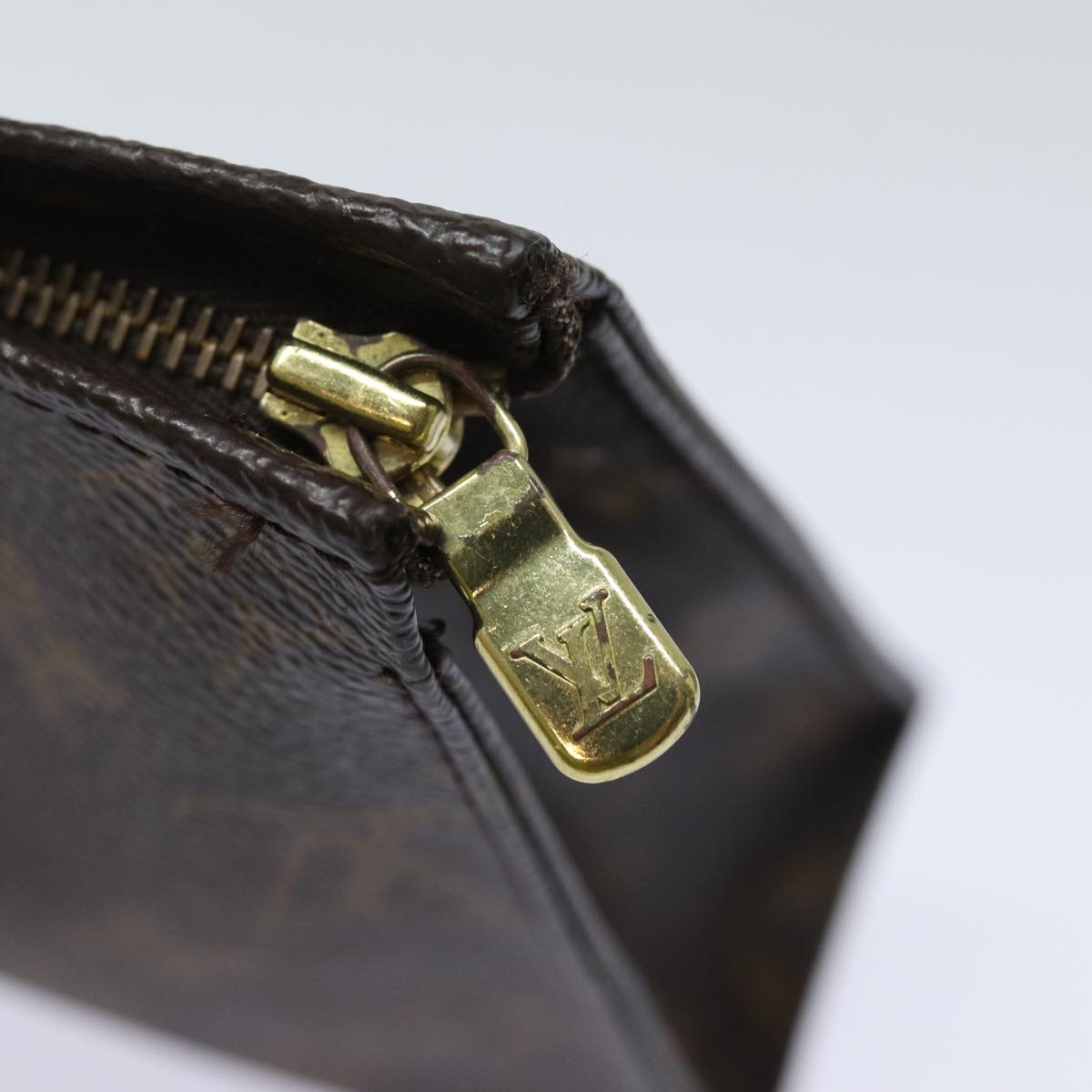 LOUIS VUITTON Monogram Poche Toilette 19 Pouch M47544 LV 82471