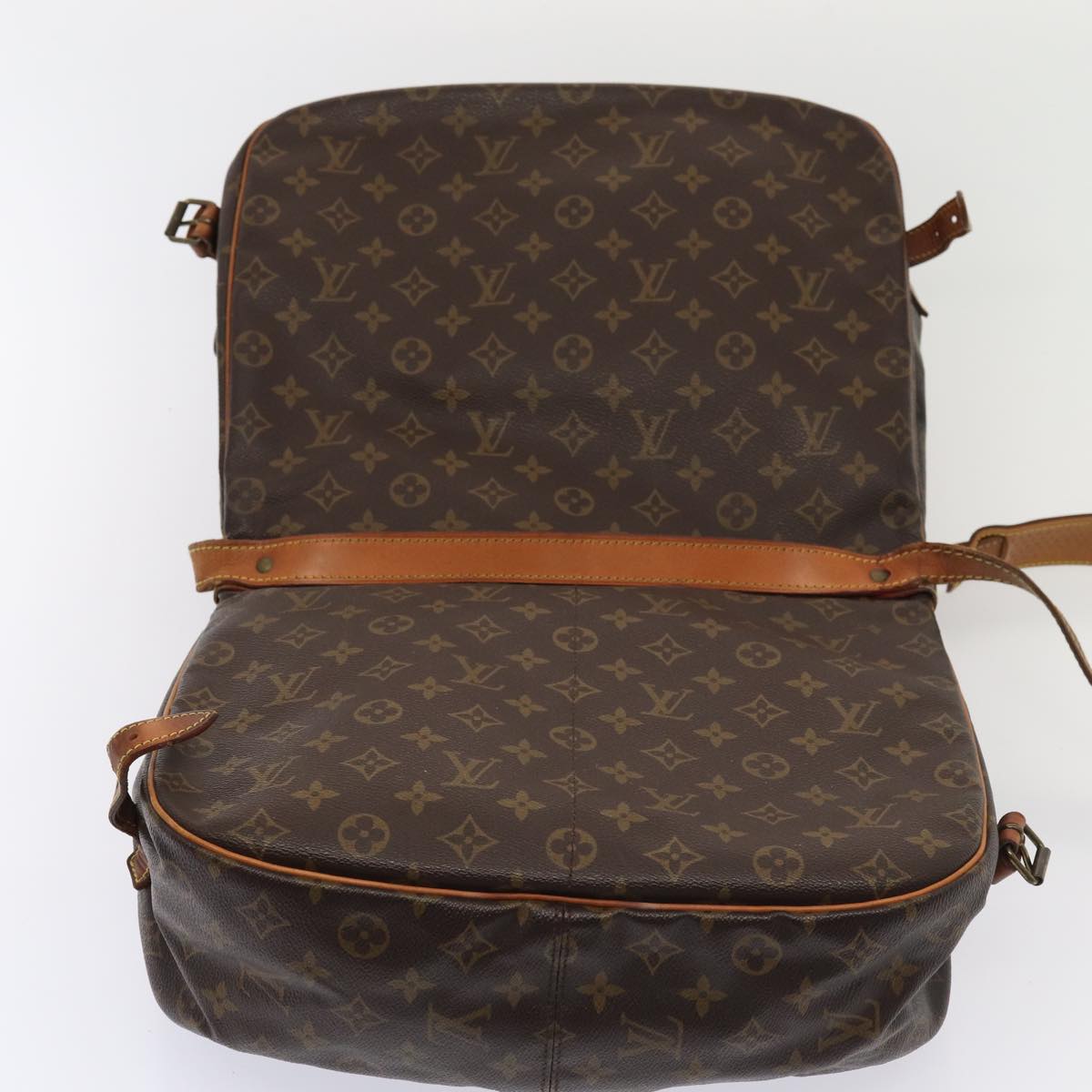 LOUIS VUITTON Monogram Saumur 35 Shoulder Bag M42254 LV 82537