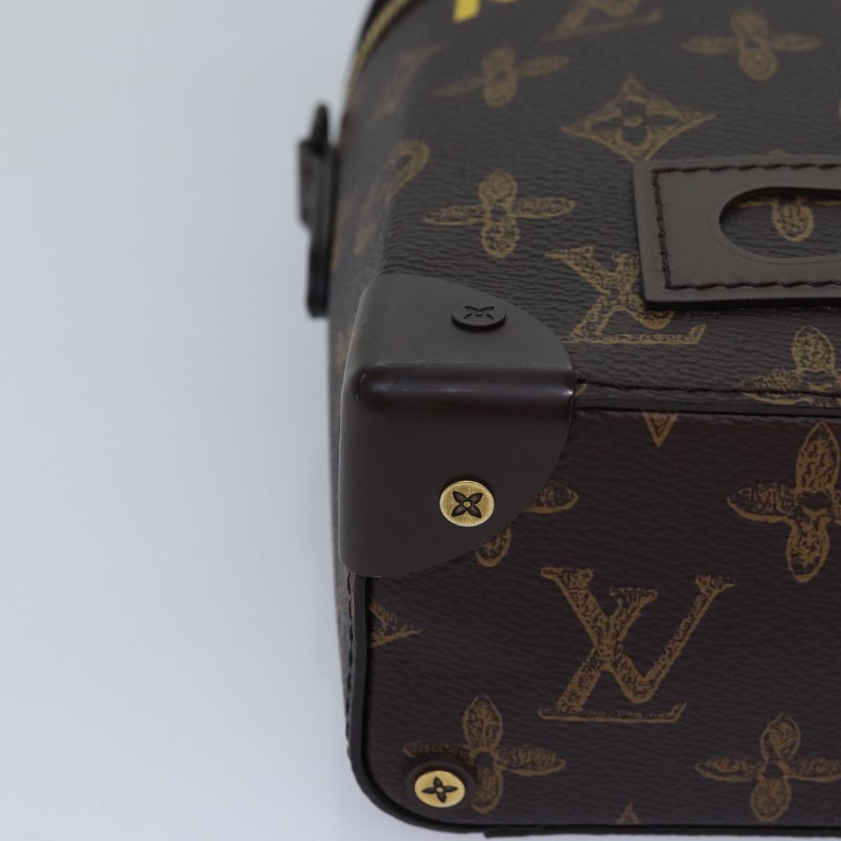 LOUIS VUITTON Monogram Vertical Box Shoulder Bag M59664 LV 82618A