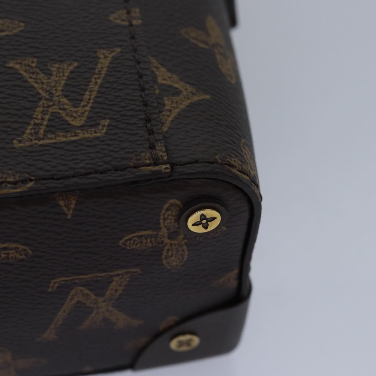 LOUIS VUITTON Monogram Vertical Box Shoulder Bag M59664 LV 82618A