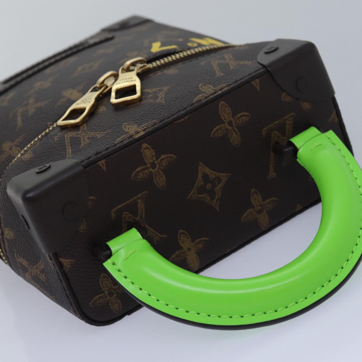 LOUIS VUITTON Monogram Vertical Box Shoulder Bag M59664 LV 82618A