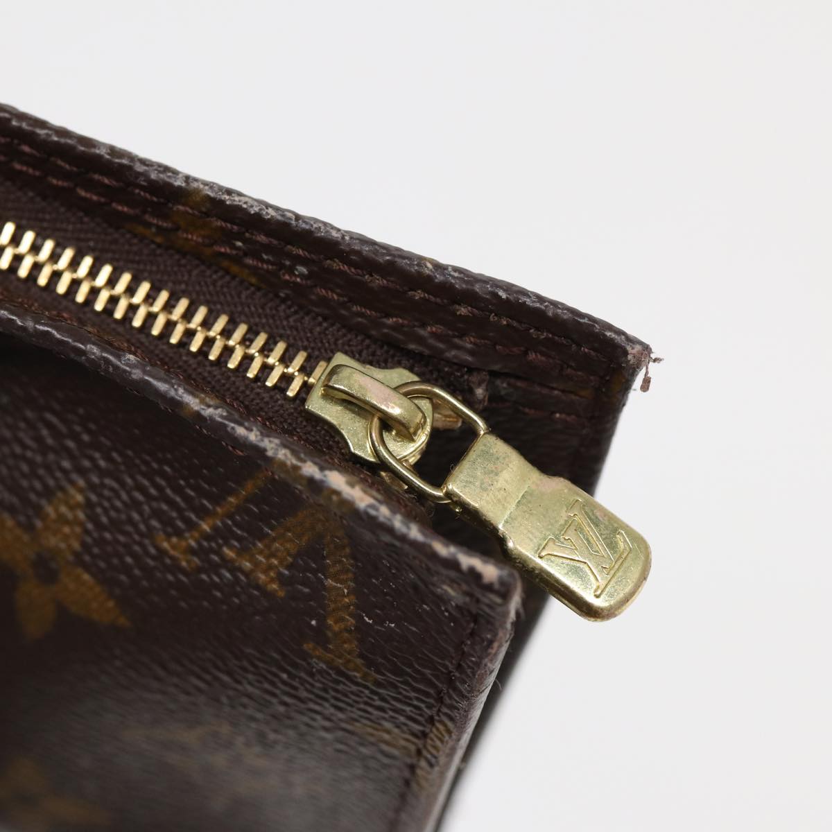LOUIS VUITTON Monogram Bucket GM Pouch Accessory Pouch LV 82661
