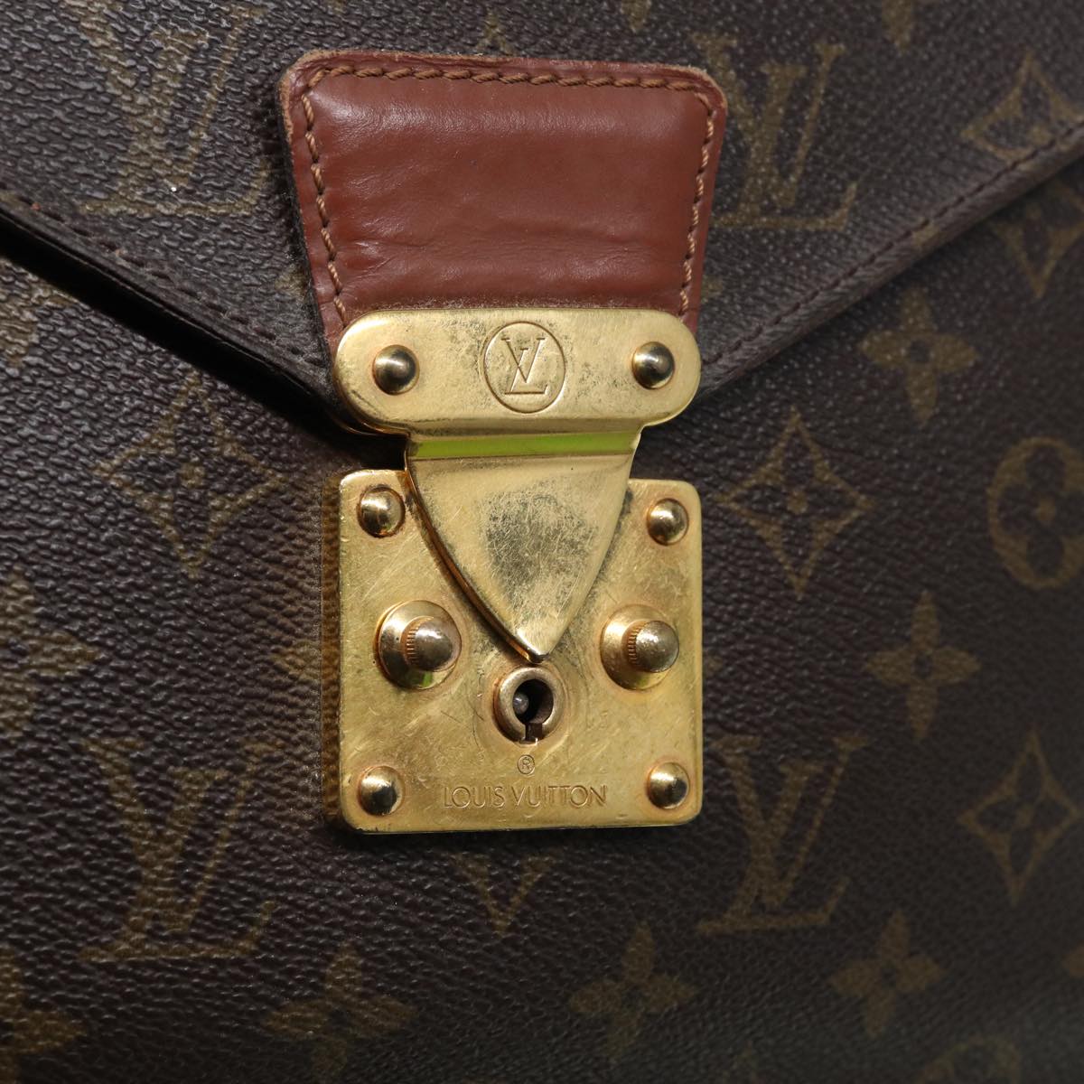 LOUIS VUITTON Monogram Porte Documents Bandouliere Bag M53338 LV 82682