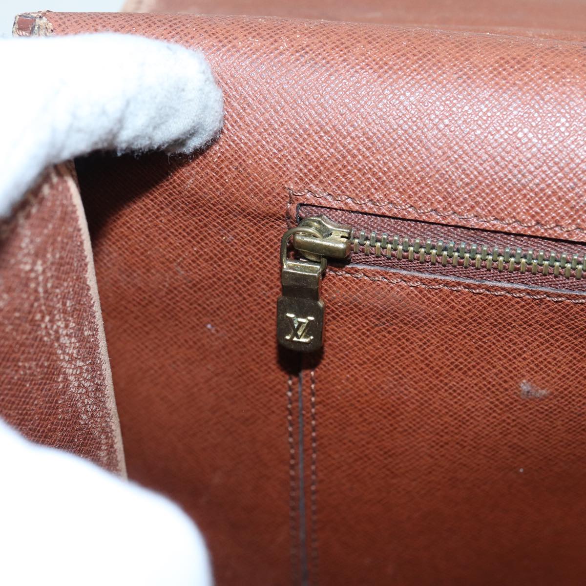 LOUIS VUITTON Monogram Porte Documents Bandouliere Bag M53338 LV 82682