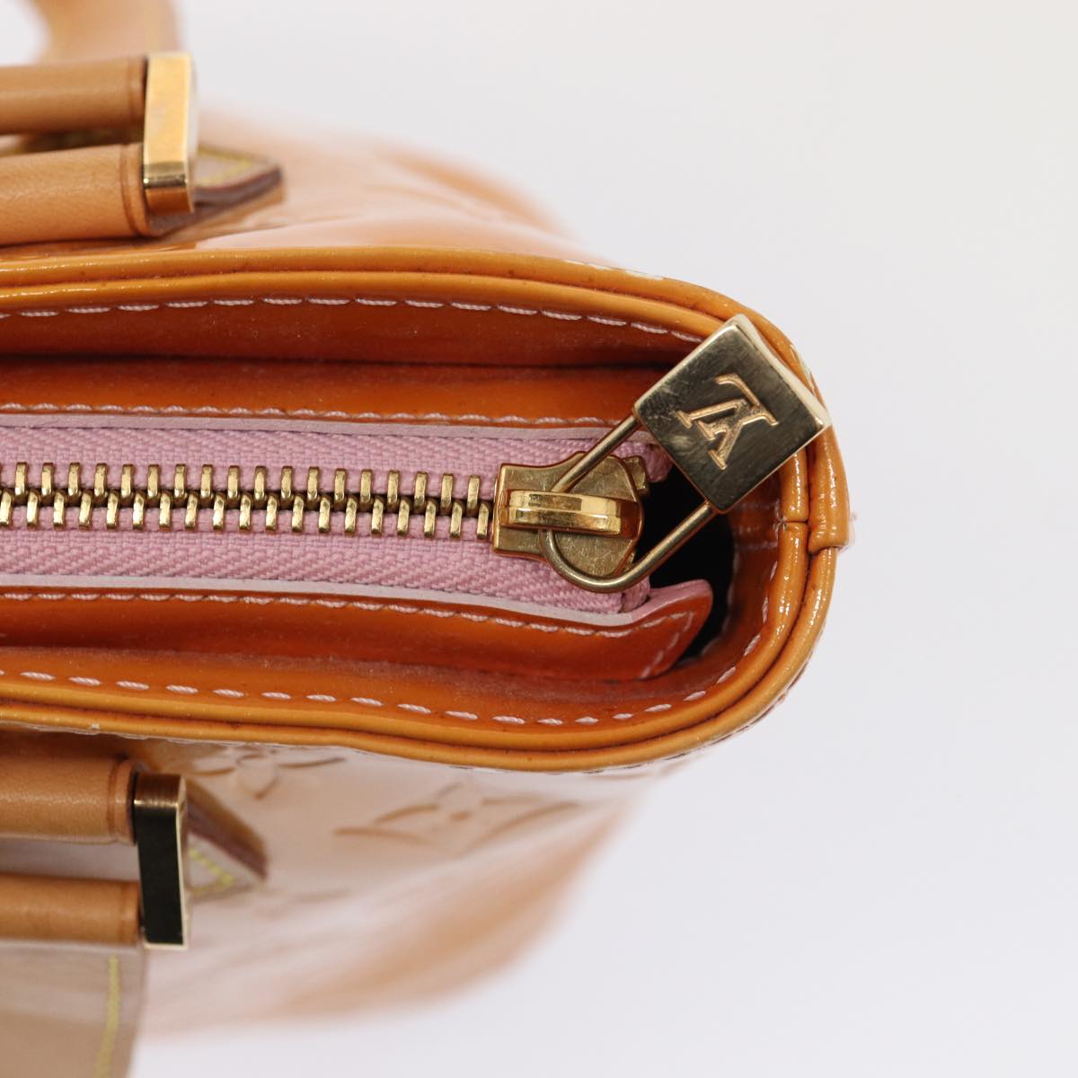 LOUIS VUITTON Monogram Vernis Houston Bag Marshmallow Pink M91302 LV 82765