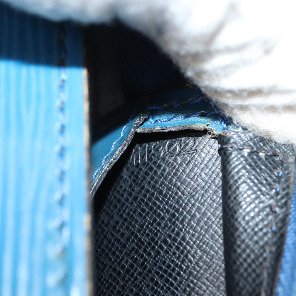 LOUIS VUITTON Epi Sac Triangle Hand Bag Blue M52095 LV 82780