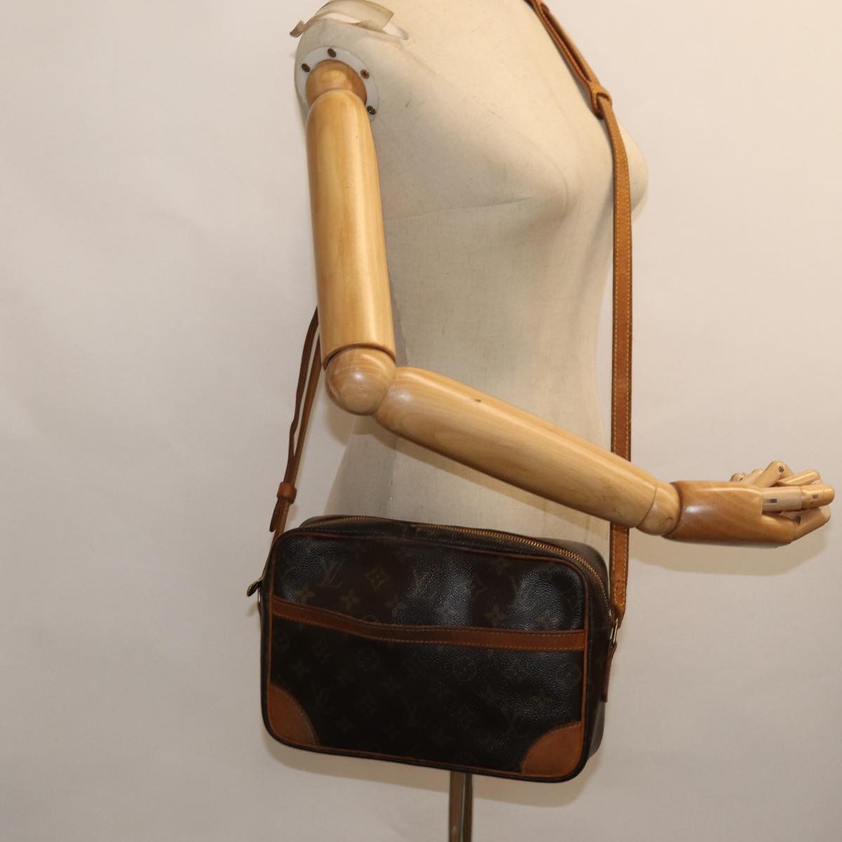 LOUIS VUITTON Monogram Trocadero 27 Shoulder Bag M51274 LV 82839