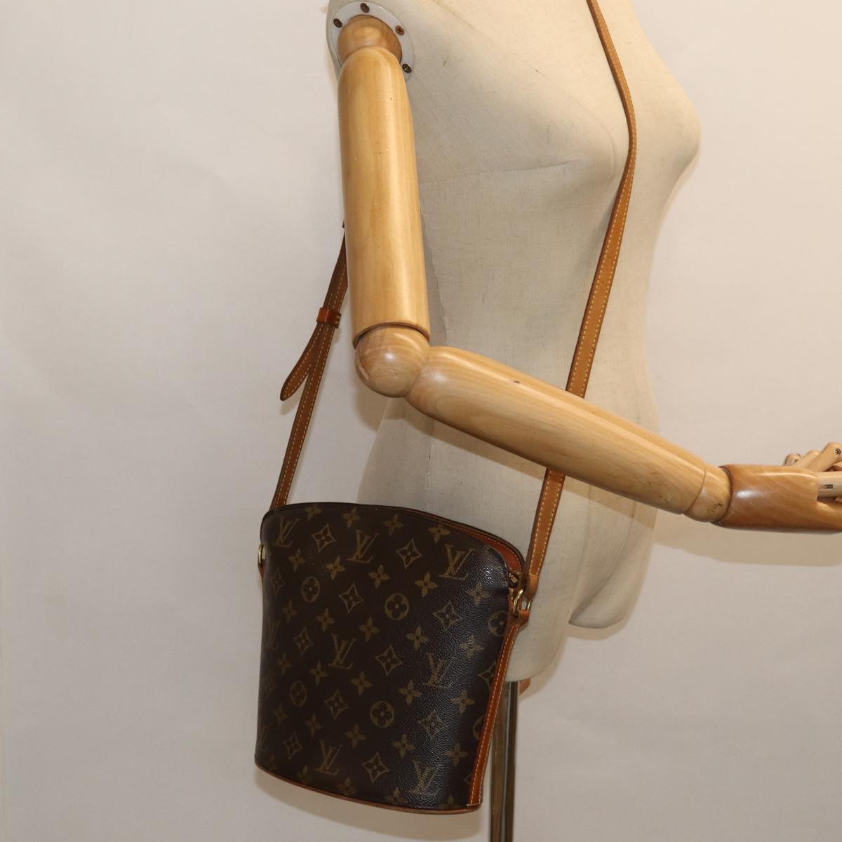 LOUIS VUITTON Monogram Drouot Shoulder Shoulder Bag M51290 LV 82841