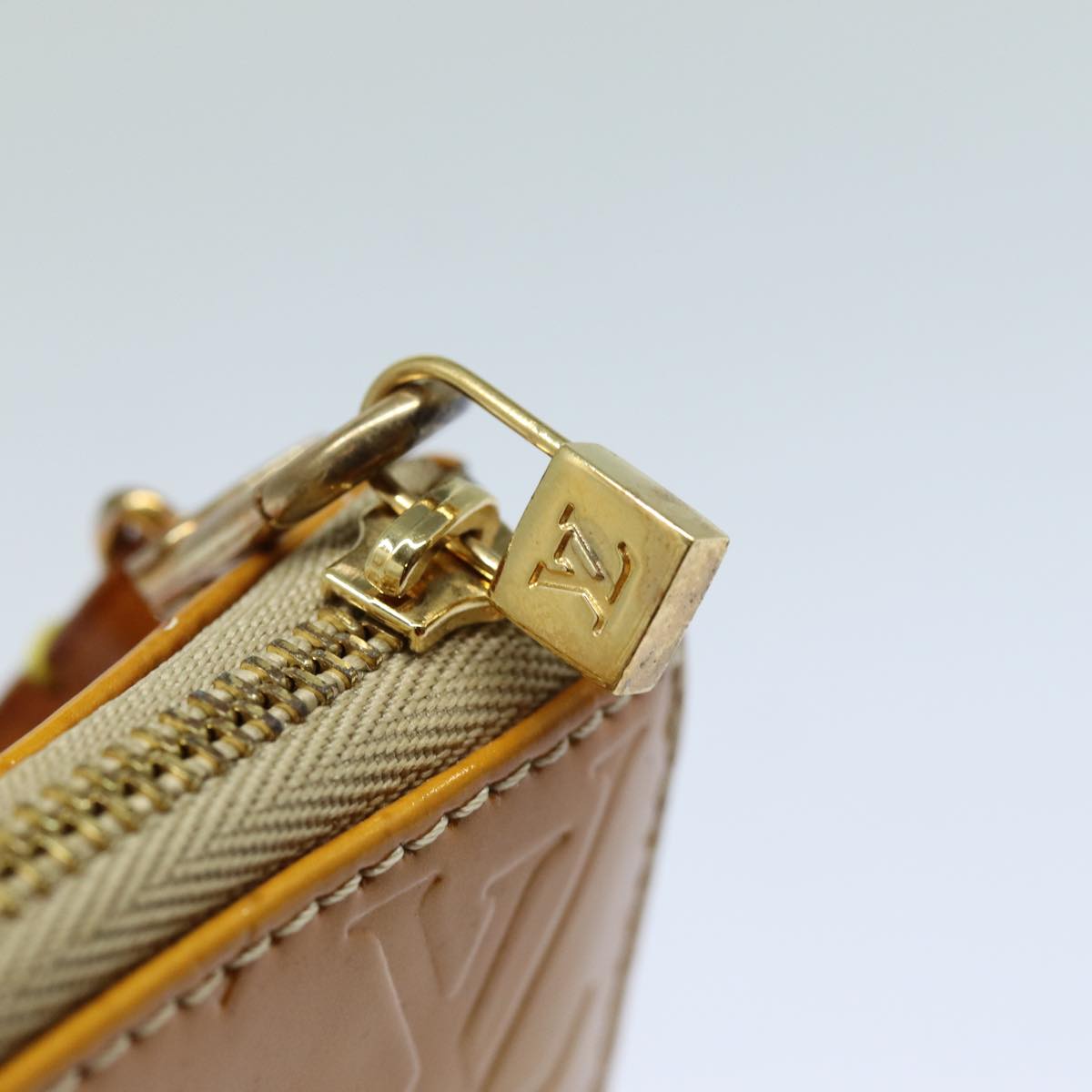 LOUIS VUITTON Monogram Vernis Lexington Accessory Pouch Beige M91010 82854