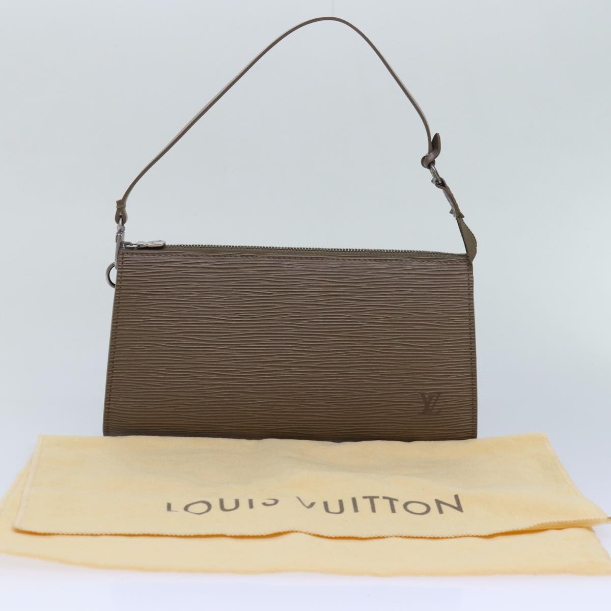LOUIS VUITTON Epi Pochette Accessoires Pouch Gray Pepper LV 82930A