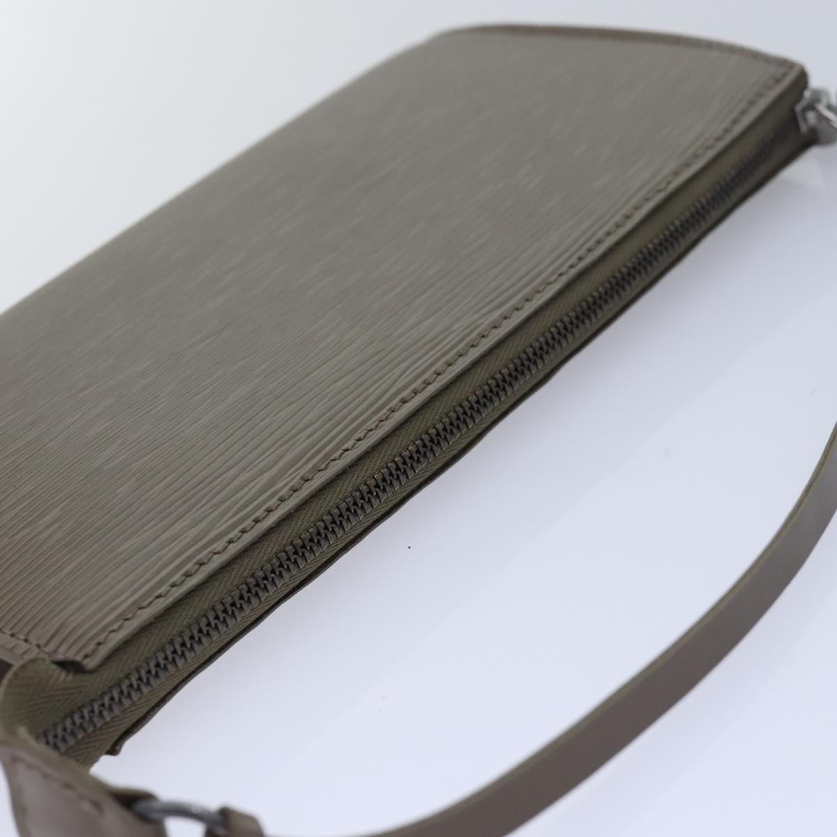 LOUIS VUITTON Epi Pochette Accessoires Pouch Gray Pepper LV 82930A