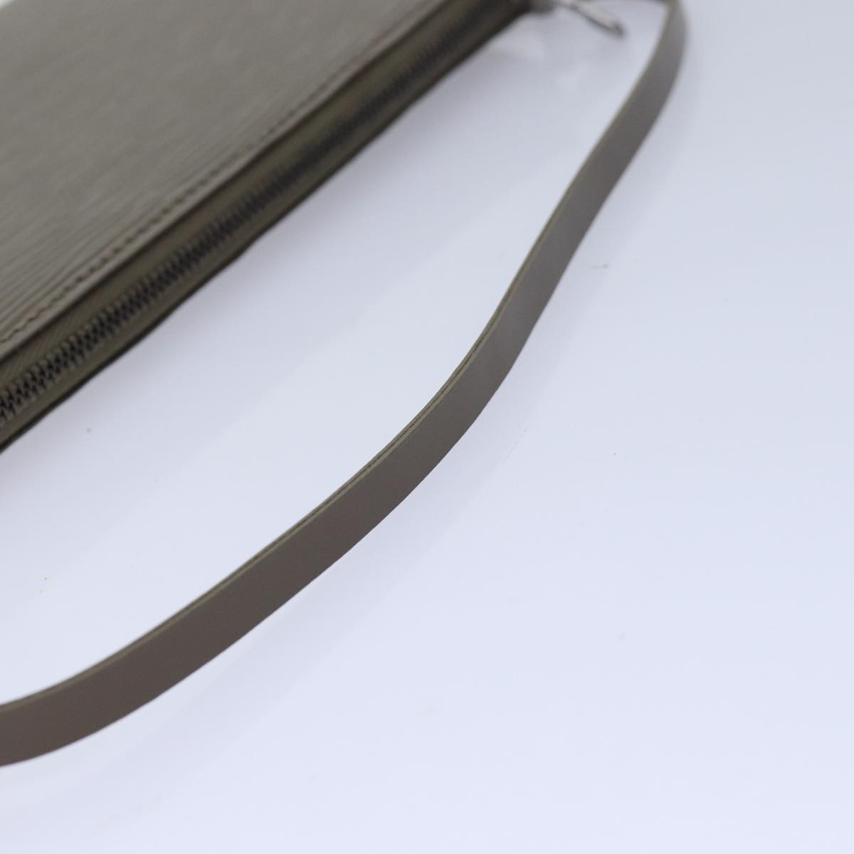 LOUIS VUITTON Epi Pochette Accessoires Pouch Gray Pepper LV 82930A