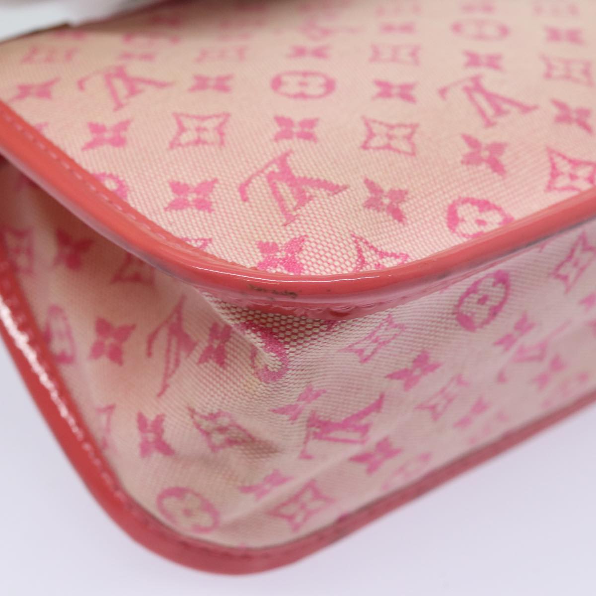 LOUIS VUITTON Monogram Mini Trousse Marie Kate Strawberry M92934 LV 82989