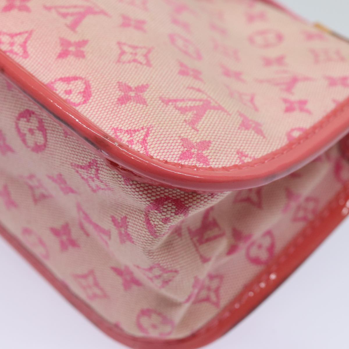 LOUIS VUITTON Monogram Mini Trousse Marie Kate Strawberry M92934 LV 82989