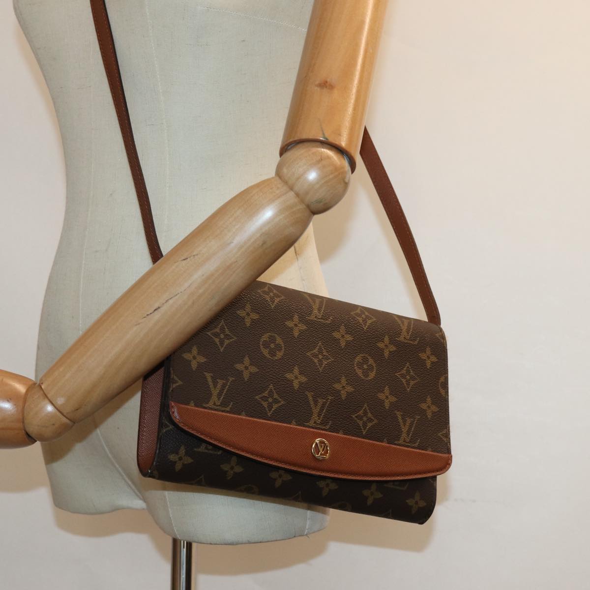 LOUIS VUITTON Monogram Bordeaux 24 Shoulder Bag M51798 LV 83005