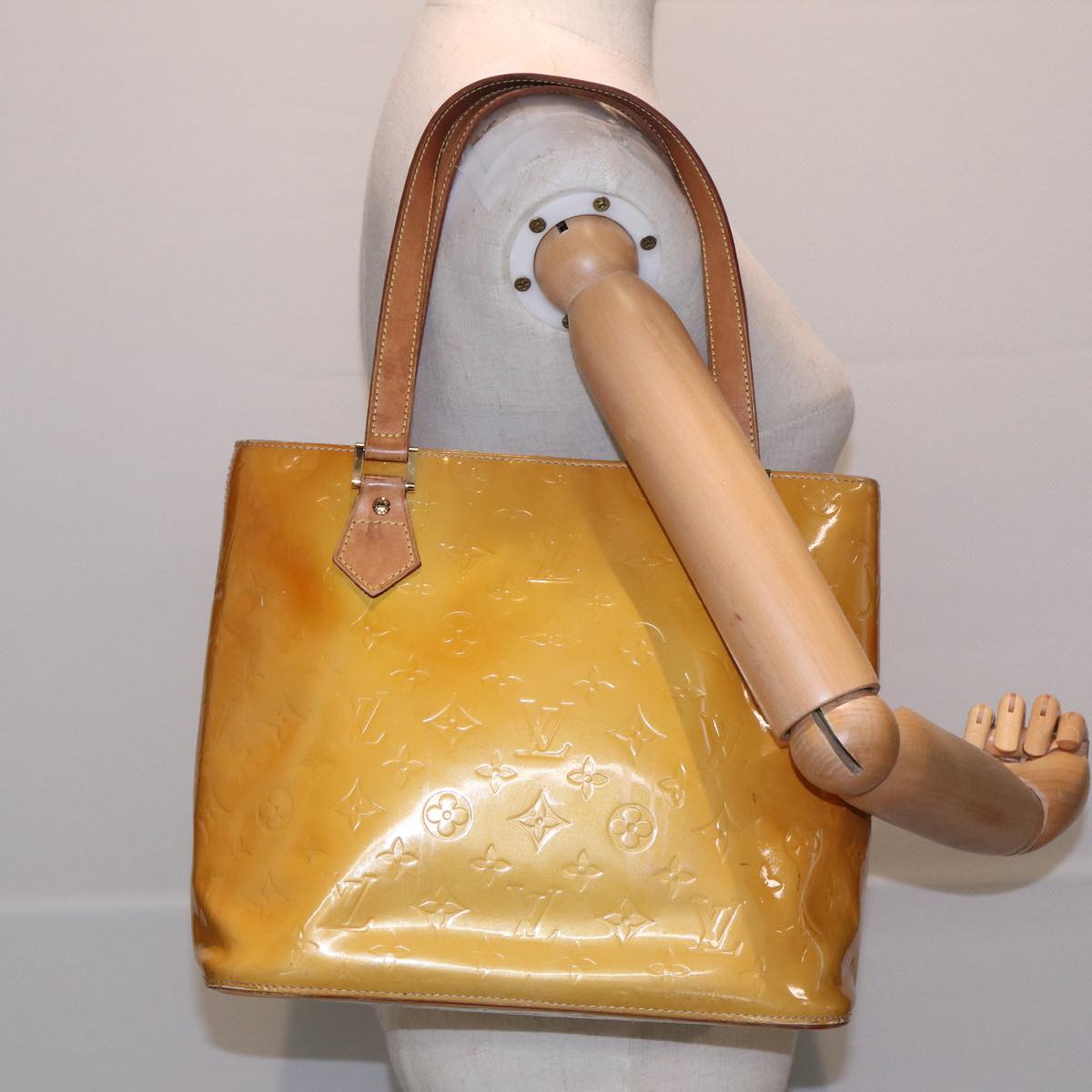 LOUIS VUITTON Monogram Vernis Houston Hand Bag Beige M91004 LV 83018