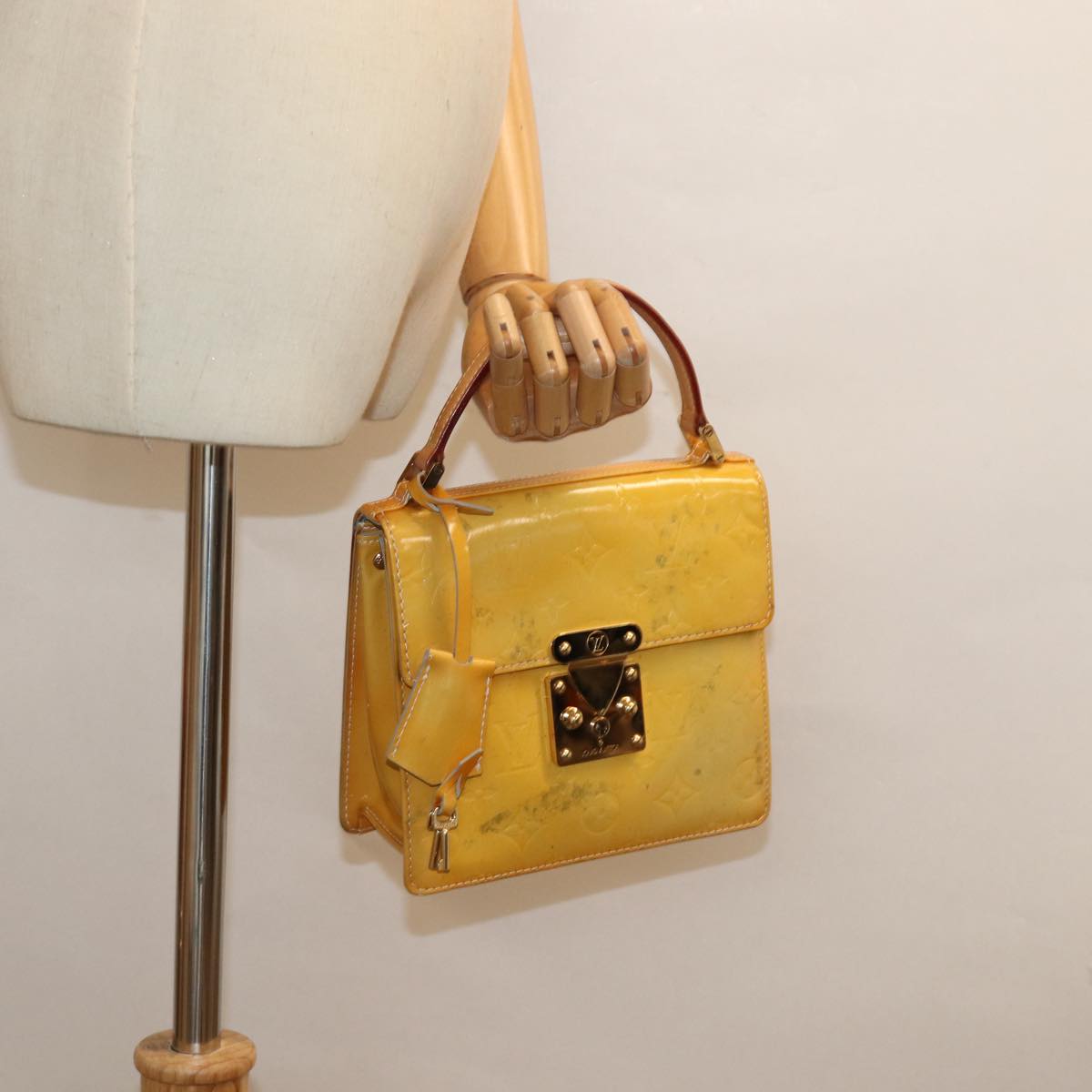 LOUIS VUITTON Monogram Vernis Spring street Hand Bag Gris M91029 LV 83020
