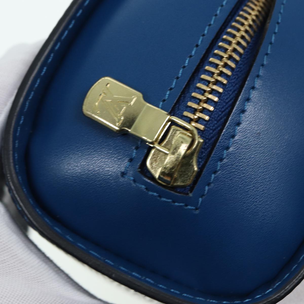 LOUIS VUITTON Epi Dauphine GM Pouch Blue M48435 LV 83030