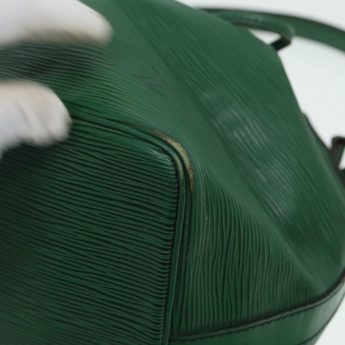 LOUIS VUITTON Epi Petit Noe Shoulder Bag Green M44102 LV 83033