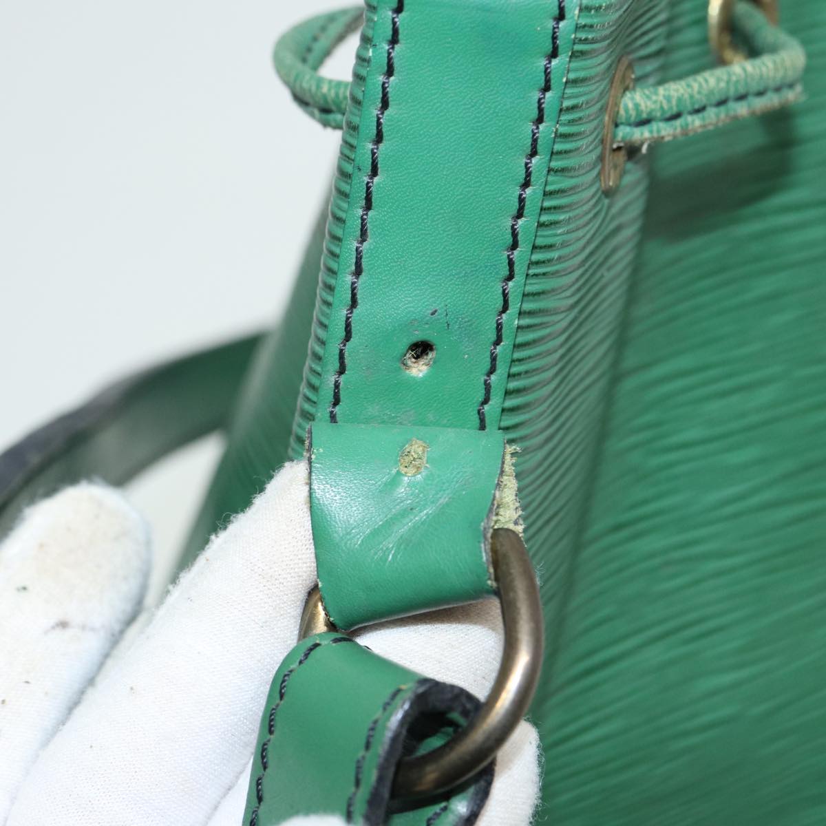LOUIS VUITTON Epi Petit Noe Shoulder Bag Green M44102 LV 83033