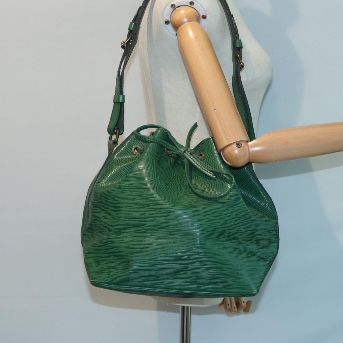 LOUIS VUITTON Epi Petit Noe Shoulder Bag Green M44102 LV 83033